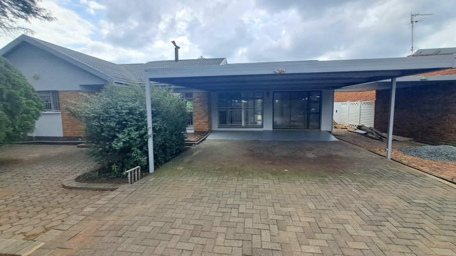 5 Bedroom Property for Sale in Universitas Ridge Free State